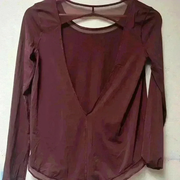 Lululemon Mix and Mesh Long Sleeve Activewear Open Back Top Redwood and cream - Picture 4 of 11